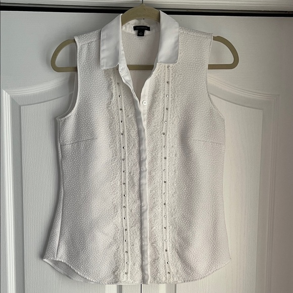 Ann Taylor Tops - Ann Taylor Textured White Sleeveless Blouse